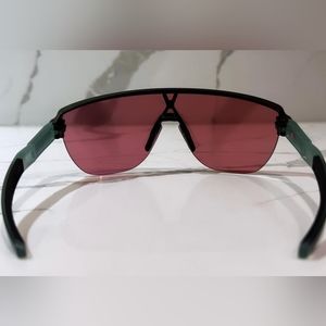 New without tags Unisex Oakley sunglasses